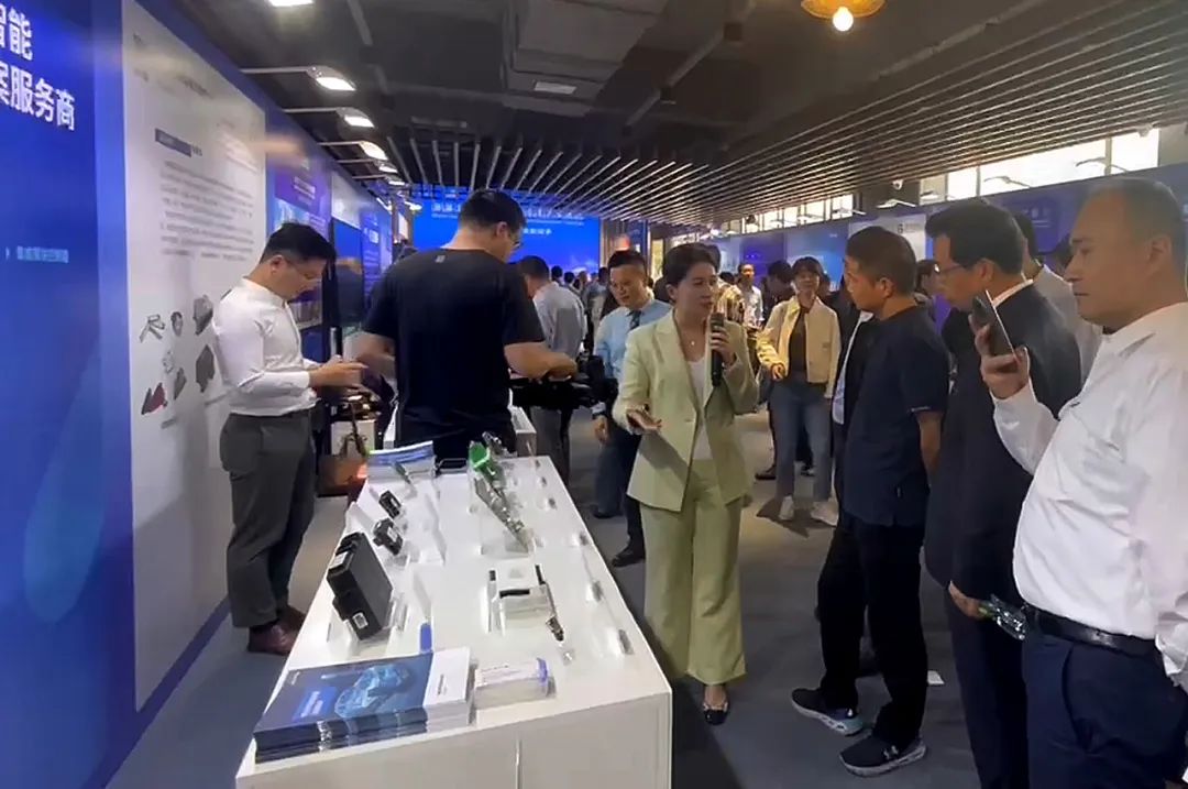 奇瑞图2.jpg 首页- YABO鸭脖公司官网